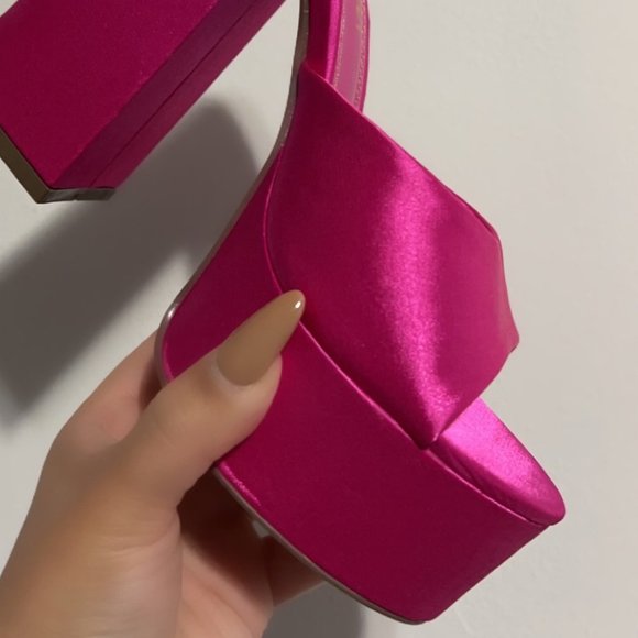 NWT!! Satin Platform Hot Pink Heel - Picture 3 of 5